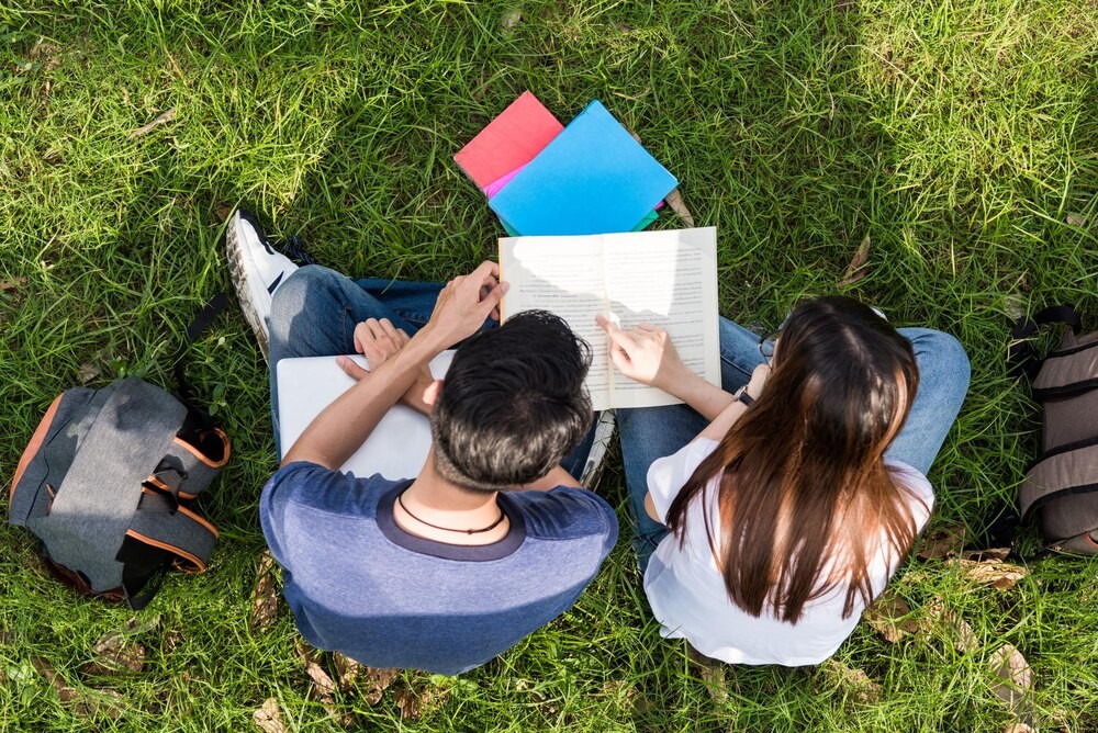 Gdańsk wita studentów: Barwna parada uczelni rozpoczyna nowy rok akademicki!